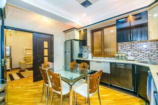 Апартаменты Luxary Home Mc donalds Баку Апартаменты с 3 спальнями-37